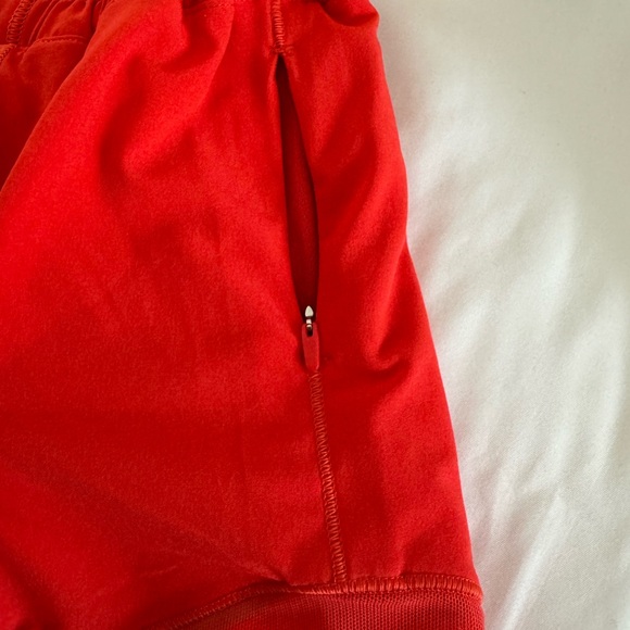 Lululemon Hotty-Hot HR short 2’5 Raspberry cream shorts - Picture 6 of 7